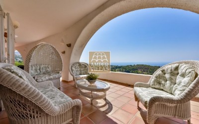 Exclusive villa with stunning panoramic views next to the Altea Golf Club